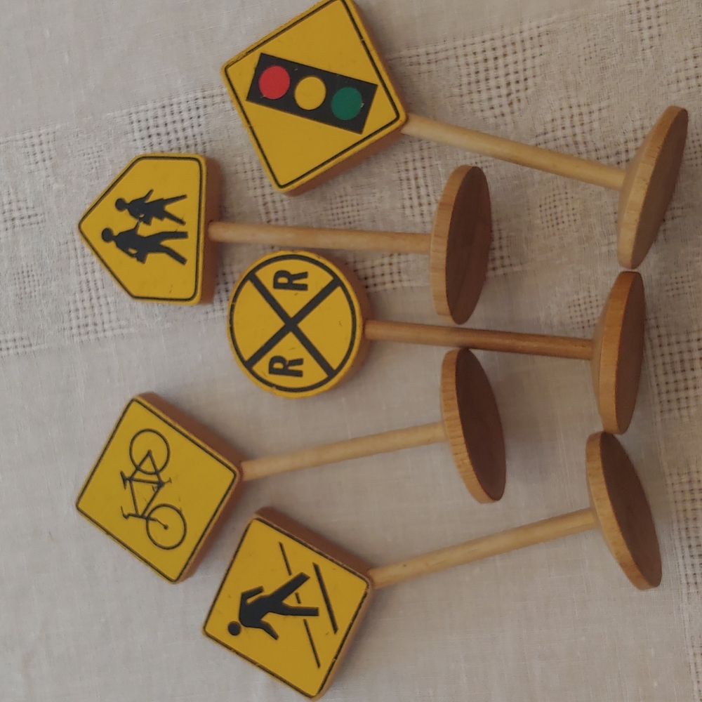 Vintage Wood Toy Road Sign Set - Picture 7 of 13